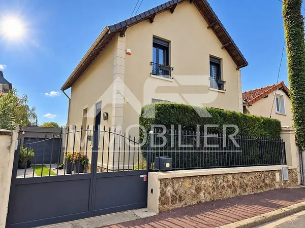 Maison rénovée à Chatou avec studio indépendant