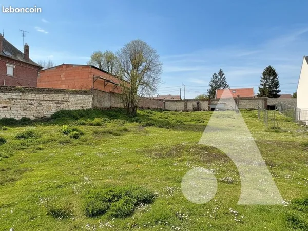 Terrain 1200 m² MONTIERS