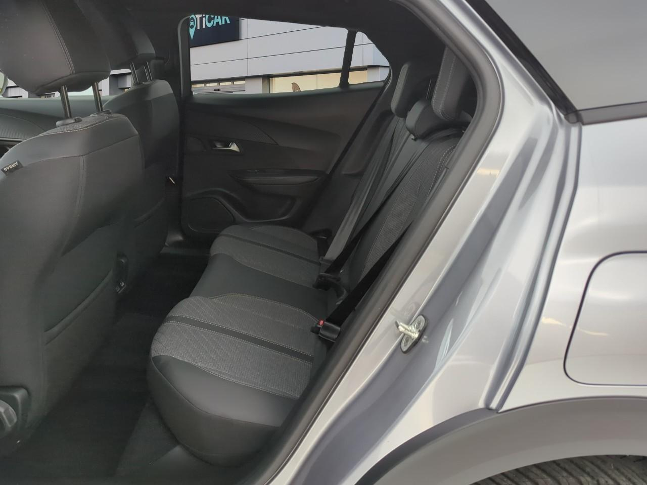 Peugeot 2008 hybrid 145 ch e-dcs6 allure — photo 10