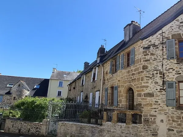 Maison de caractère du XVIIe siècle avec jardin clos plein sud - Hyper centre de Landerneau