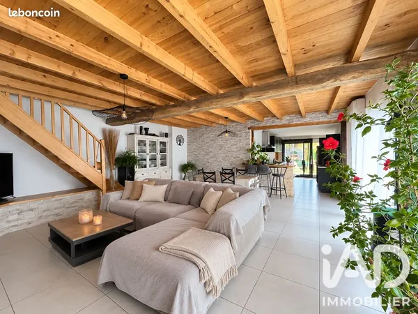 Maison 6 pièces 195 m²