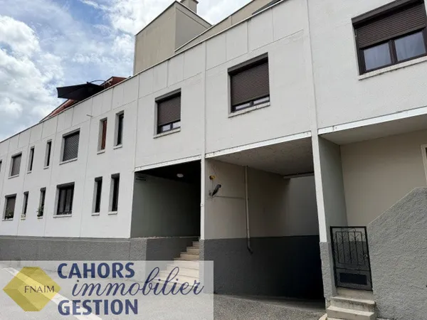 Stationnement Location Cahors   14000€