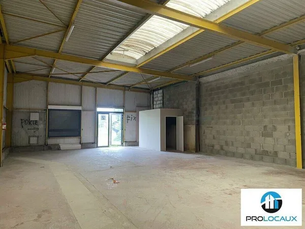 Local d'activité 155 m²