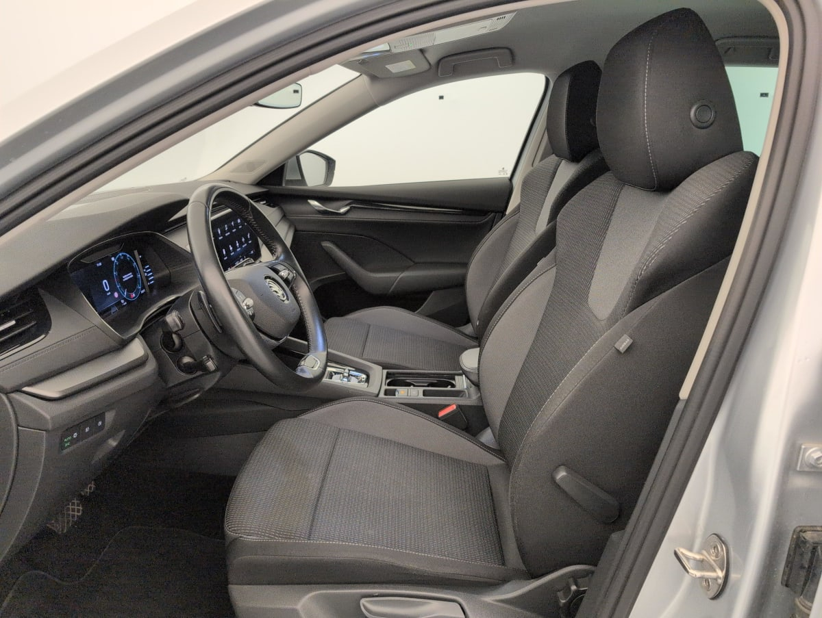 Skoda Octavia Combi — photo 16
