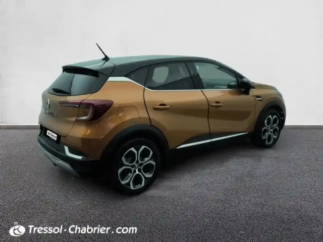 Renault Captur blue dci 115 edc intens — photo 13