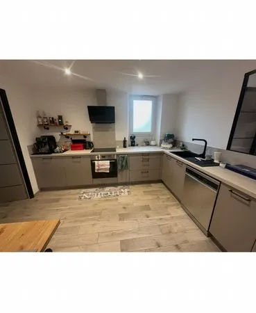 A louer maison ancienne restaurer à neuf et meublée 810 Euros hors charges 2 chambres à Castel Sarra