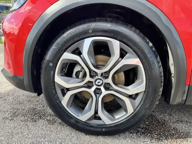 Renault Captur e-tech 145 - 21 — photo 9
