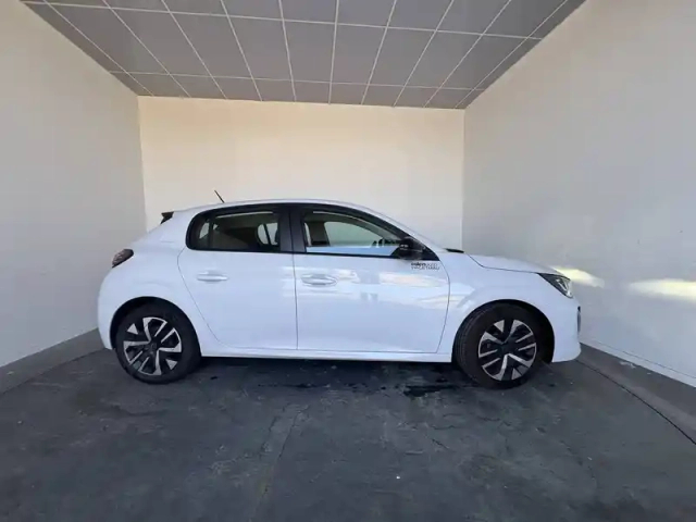 Peugeot 208 100 s&amp;s bvm6 — photo 6