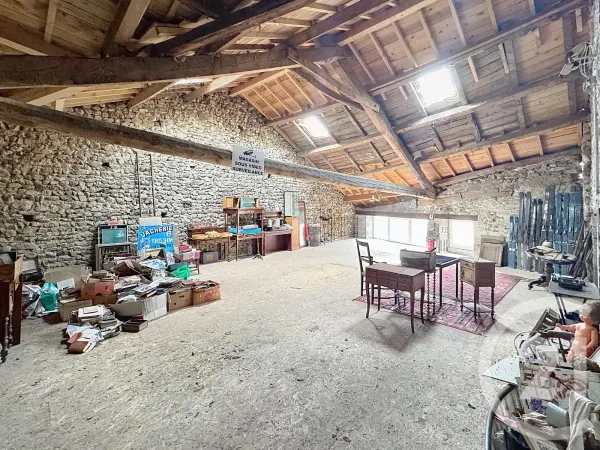 Maison 1 pièce 500 m²
