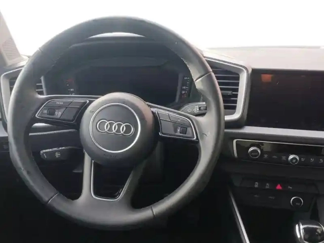 Audi A1 sportback 25 tfsi 95 ch s tronic 7 — photo 12