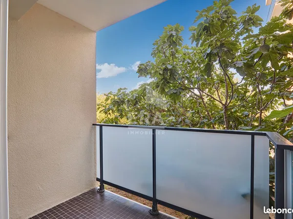 Studio 1 pièce 25 m²