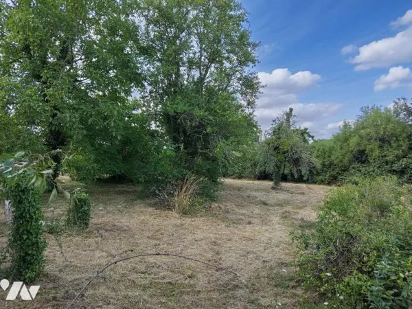 Terrain 848 m²