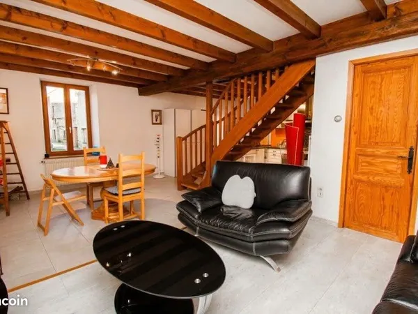 Appartement T4, disposant de 3 chambres (dont 1 suite) à Pontarlier