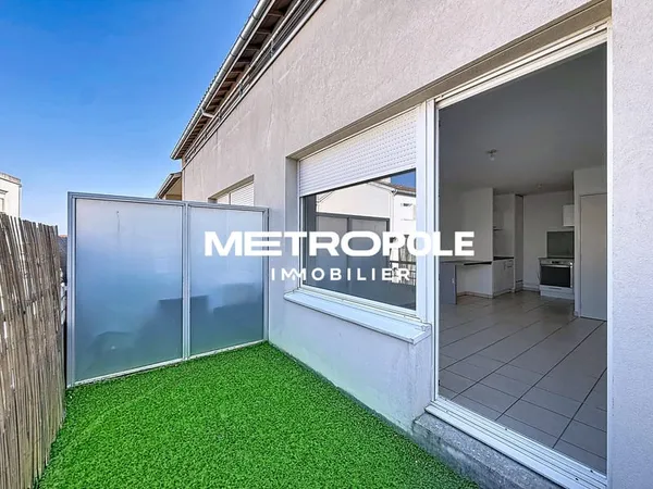 Appartement T2 avec terrasse en centre-ville