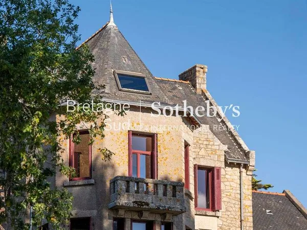 Maison 12 pièces 267 m²