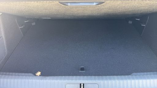 Citroen C4 1.5 BlueHDi 130 EAT8 - Max – 2024 – 26100 km – Diesel – Boîte Automatique — photo 40