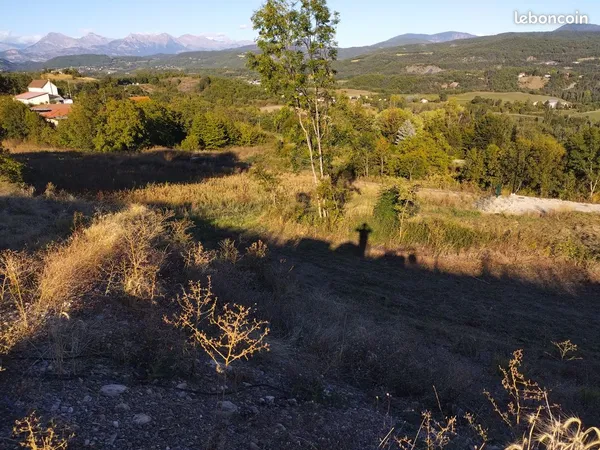 Terrain viabilisé l'auche Nefes