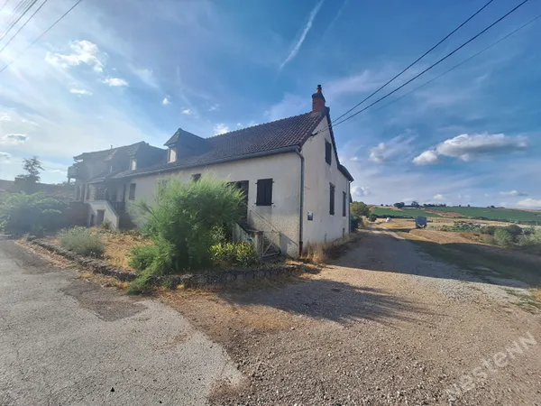 Maison d'Ancienne Ferme à Saint Jean de Trézy : Harmonie et Sérénité à Vendre