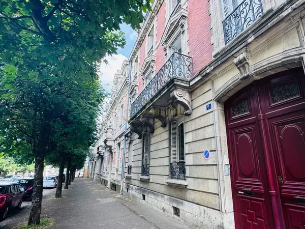 Appartement de charme au pied de la cathédrale de Bourges