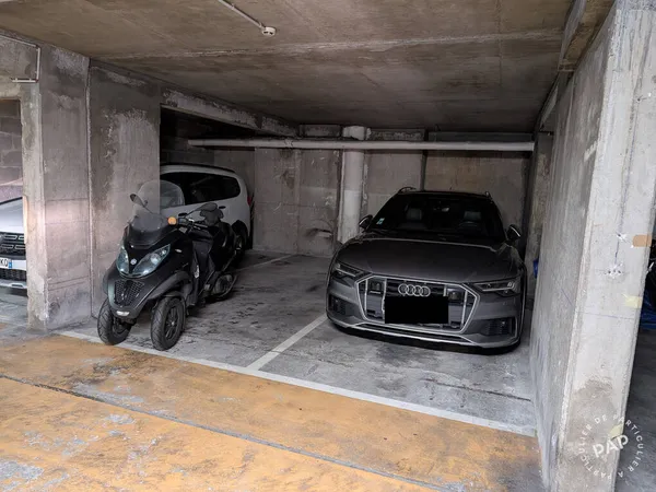 Garage/Parking