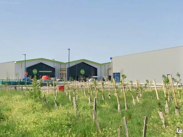 Local commercial 600 m² Virsac