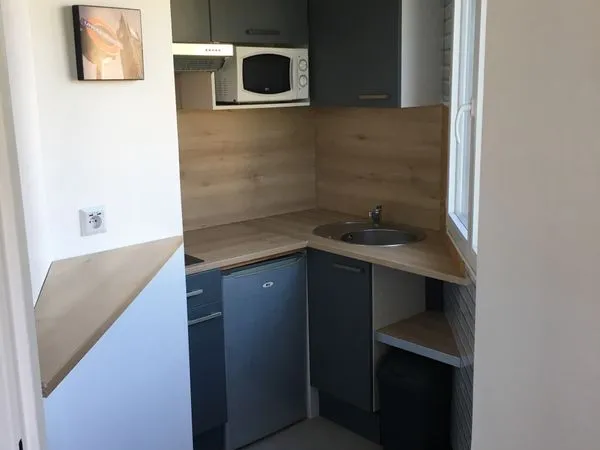 PAU-T1 Meublé lumineux 22m2