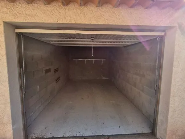 Garage 15 m² à louer