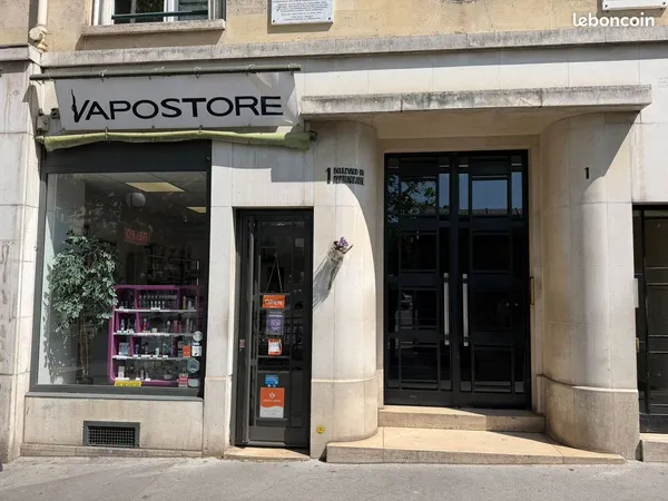 Local 33 m² Paris