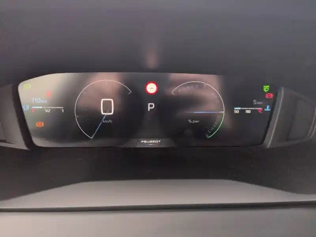 Peugeot 208 hybrid 110 e-dcs6 — photo 30