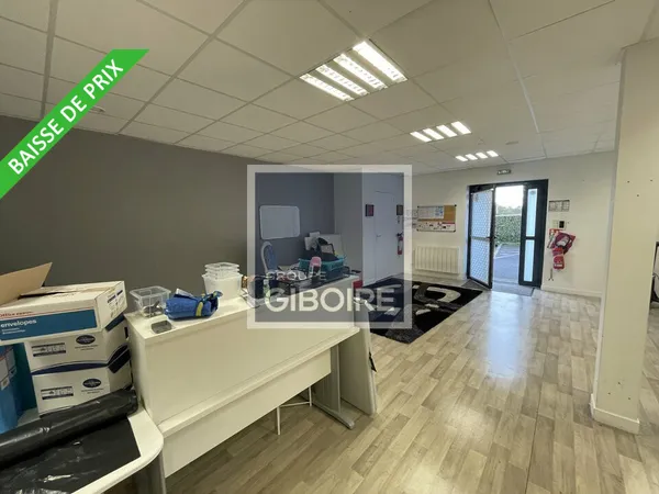 Local industriel 150 m²