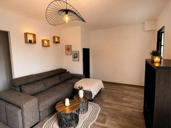 🏡 MAISON DE CHARME 86 m² - 2 CHAMBRES - EXTÉRIEUR & STATIONNEMENTS