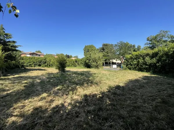 Terrain en individuel 671 m²