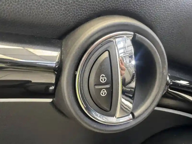 Mini Mini cabriolet cooper 136 ch dkg7 — photo 22