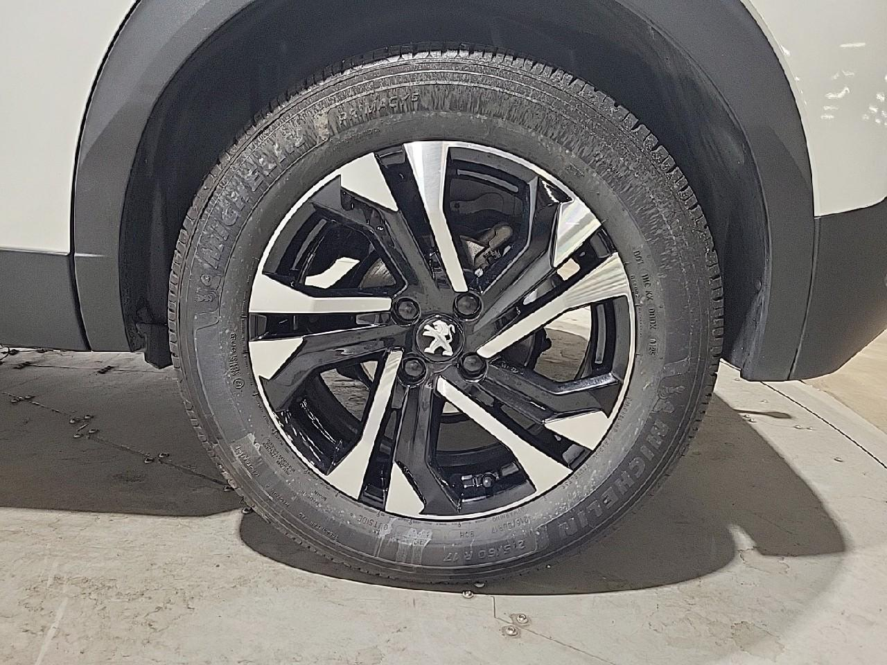 Peugeot 2008 puretech 130 s&s eat8 allure pack — photo 16