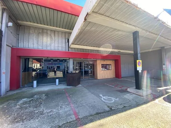 Local commercial 420 m²