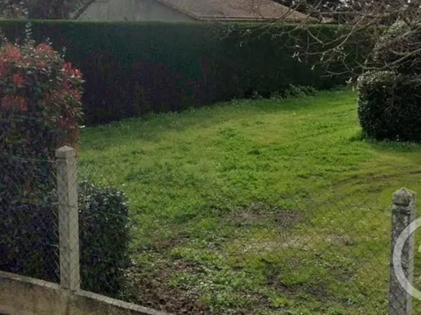 Terrain 1050 m²