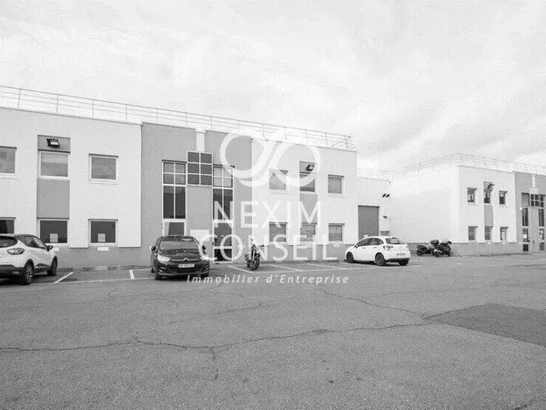 Entrepôt 1086 m²