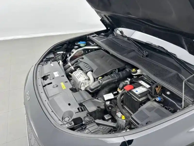 Peugeot 308 sw puretech 130ch s&amp;s eat8 — photo 15