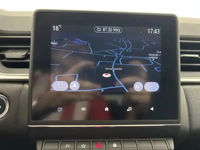 Renault Captur e-tech 145 - 21 — photo 22
