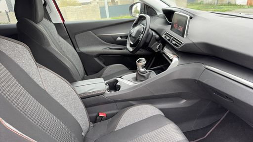 Peugeot 3008 1.6 BlueHDi 120 - Active Business – 2017 – 169986 km – Diesel – Boîte Manuelle — photo 17
