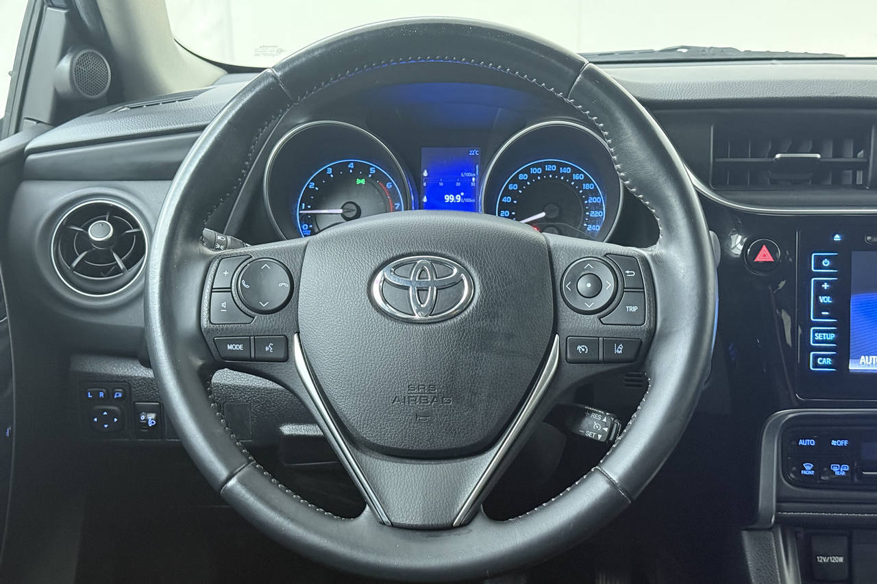 Toyota Auris Touring Sports — photo 10
