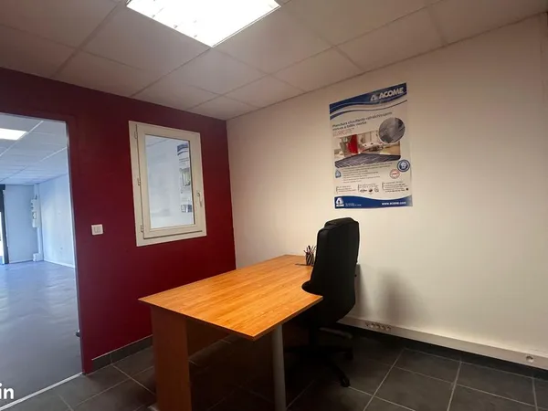 Boutique 40 m² Saint-Martin-de-Seignanx