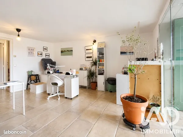 Local commercial 35 m² Lourmarin