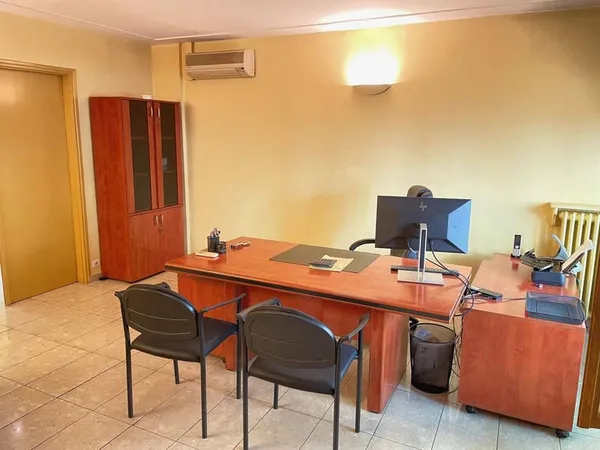 Bureaux 100 m²