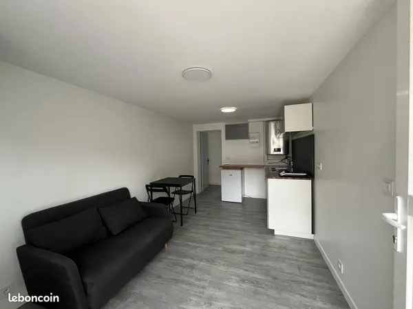 2 pièces - 23m² - 10min gare RER E et centre