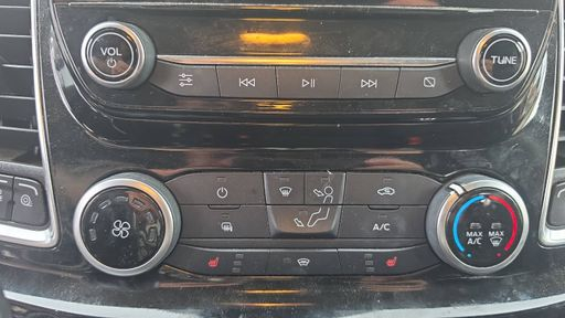 Ford Transit Custom VU 2.0 Ecoblue 170 BVA6 - Limited Cabine Approfondi L2h1 – 2023 – 38609 km – Diesel – Boîte Automatique — photo 5