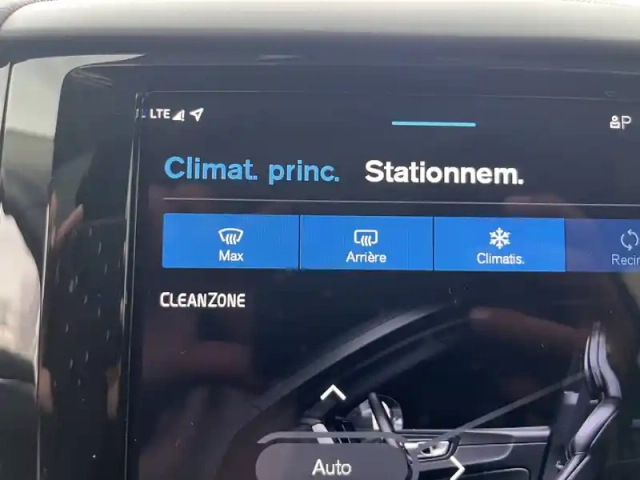 Volvo Xc60 t6 awd hybride rechargeable 253 ch+145 ch geartronic 8 — photo 9