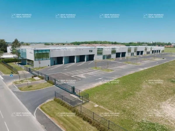 Local d'activité 3961 m²