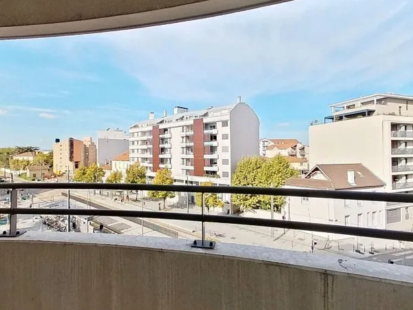 T3 climatisé place reconnaissance+/- garage