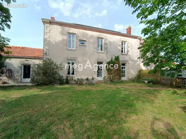 Maison 8 pièces 206 m²